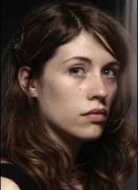 배우인 레아 티시어의 대표 이미지