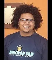 배우, 각본인 조이 유수프 라스디엔의 대표 이미지