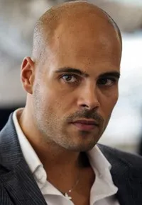 영화감독인 마르코 디아모르의 대표 이미지