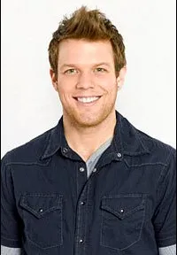 영화배우인 제이크 레이시의 대표 이미지