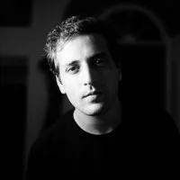 영화배우인 그레고리오 두비비에르의 대표 이미지