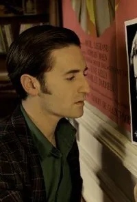 영화배우인 니콜라스 모리의 대표 이미지