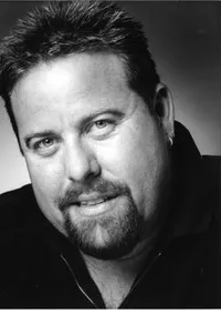 영화배우, 영화감독인 쉐인 제이콥슨의 대표 이미지