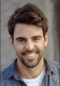 배우인 니콜라스 울러의 대표 이미지