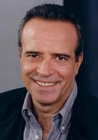 배우인 엔리코 몬테사노의 대표 이미지