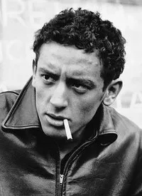 배우인 벤 카루더스의 대표 이미지