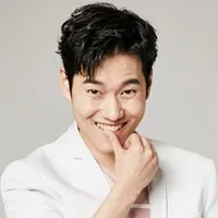 영화배우인 윤세현의 대표 이미지