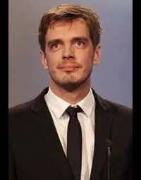 배우인 유한 울프삭의 대표 이미지