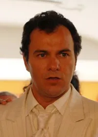 배우인 마시밀리아노 갈로의 대표 이미지