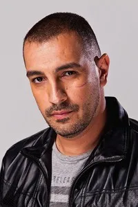 배우인 하난 사비온의 대표 이미지