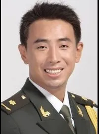 배우인 범뢰의 대표 이미지