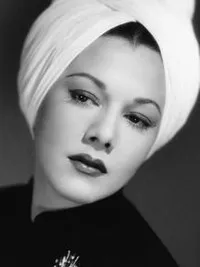 배우인 마리아 몬테즈의 대표 이미지