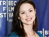 배우인 사라 글렌드닝의 대표 이미지