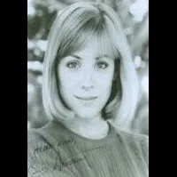 배우인 베스 암스트롱의 대표 이미지