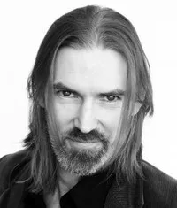 배우인 존 캠플링의 대표 이미지