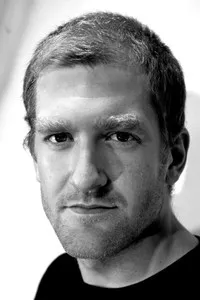 배우인 조 아드리안 하빈드의 대표 이미지