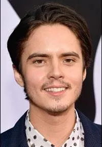 영화배우인 마일스 로빈스의 대표 이미지