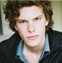 배우인 장-밥티스트 라파지의 대표 이미지