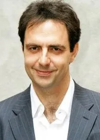 배우인 네리 마르코레의 대표 이미지