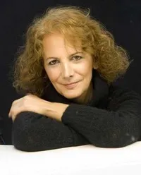 배우, 감독인 엘레나 이루레타의 대표 이미지