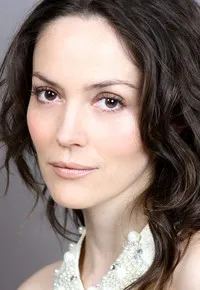 배우인 인그리드 이센시의 대표 이미지