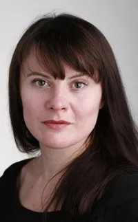 영화배우인 모니카 돌런의 대표 이미지