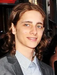 영화배우인 알렉스 에스마일의 대표 이미지