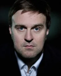 영화배우인 피에르 베네지트의 대표 이미지