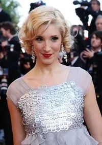 영화배우인 알렉산드라 폴턴의 대표 이미지