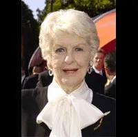 배우, 음악인 일레인 스트리치의 대표 이미지