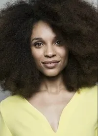 영화배우인 스테피 셀마의 대표 이미지