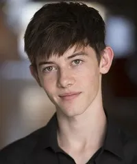 영화배우인 그리핀 글럭의 대표 이미지