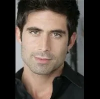 영화배우인 스티븐 슈나이더의 대표 이미지