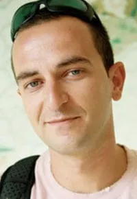 영화배우인 아리스 세르베탈리스의 대표 이미지