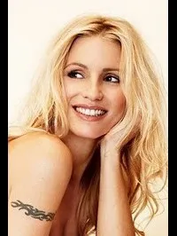 영화배우인 미쉘 훈지커의 대표 이미지