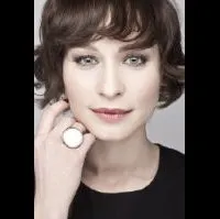 영화배우인 가브리엘라 하모리의 대표 이미지