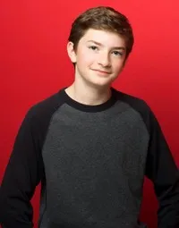 영화배우인 카일 피콕의 대표 이미지