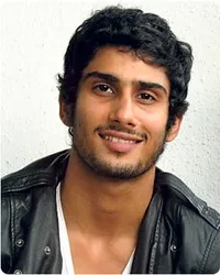 영화배우인 파라테이크의 대표 이미지