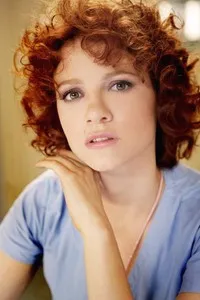 영화배우인 카밀라 필리피의 대표 이미지