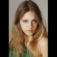 영화배우인 미첼 제너의 대표 이미지