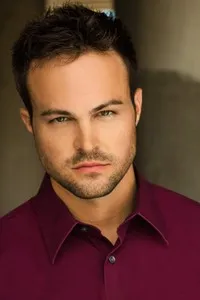 영화배우인 저스틴 스미스의 대표 이미지