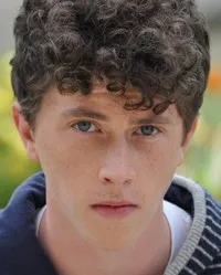 영화배우인 피느간 올드필드의 대표 이미지