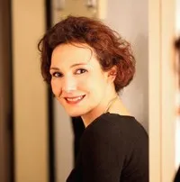 영화배우인 안나 페루초의 대표 이미지