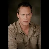 영화배우인 로버트 보그의 대표 이미지