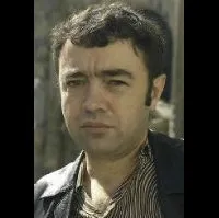 영화배우인 산티 프레고의 대표 이미지