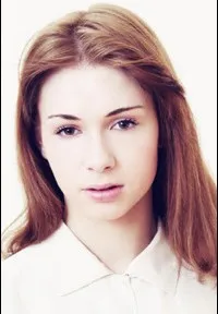 영화배우인 로라 그린우드의 대표 이미지