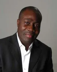 영화배우인 실베스트리 아모수의 대표 이미지