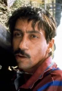 영화배우인 바이람 세베르잔의 대표 이미지