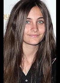 탤런트인 패리스 잭슨의 대표 이미지