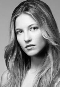 영화배우인 케이틀린 제라드의 대표 이미지